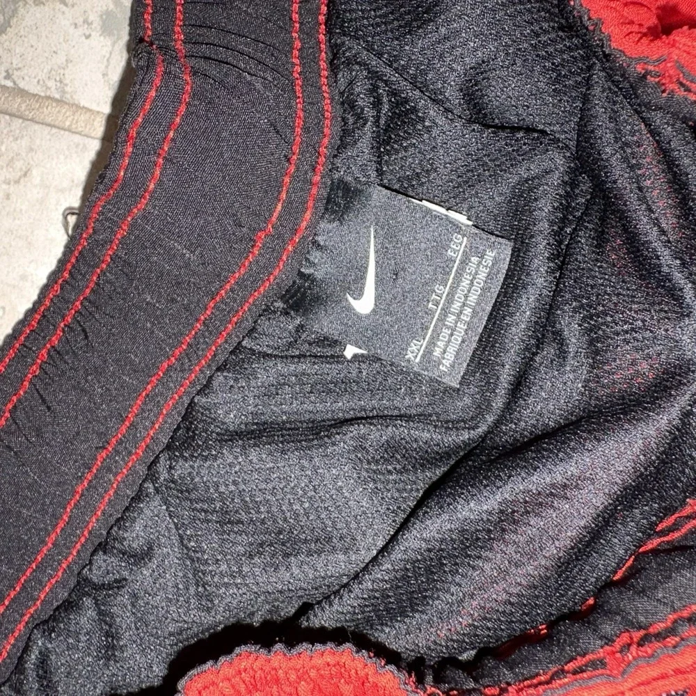 Nike Men's Red Swim Trunks Black Accents & Drawstring Size XXL Board Shorts Net